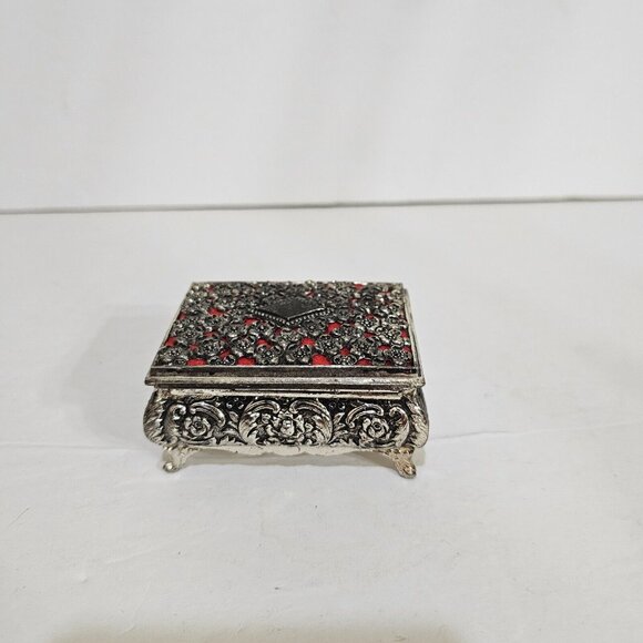Vintage Etched Silver Tone Trinket/Jewelry Box with 4 Legs - Elegant Design - Picture 5 of 6